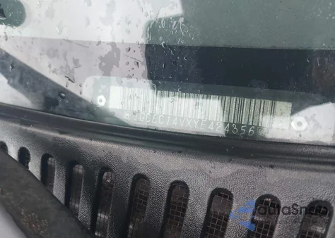 2000 Chevrolet Silverado 1500 from USA, damaged, VIN 1GCEC14VXYE424356